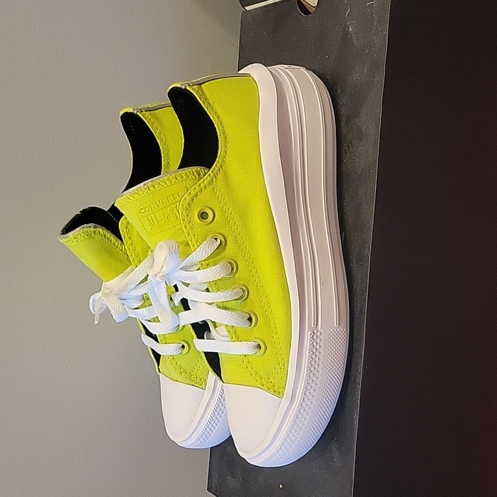 Converse - Picture 2 of 7